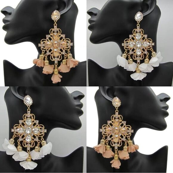 ✨🆕✨ Unique Bold Statement BoHo Flower Rhinestones Tassel Earrings✨ - Picture 1 of 12